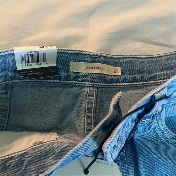 Leviβs High Loose Cargo Jeans NWT Size 28 - Picture 16 of 16